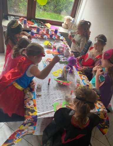 Kinder entertainment Hamburg, Kinderparty, Themenparty, kids birthday, kids birthday idea, party planner, Geburtstagfeiern, Superheld