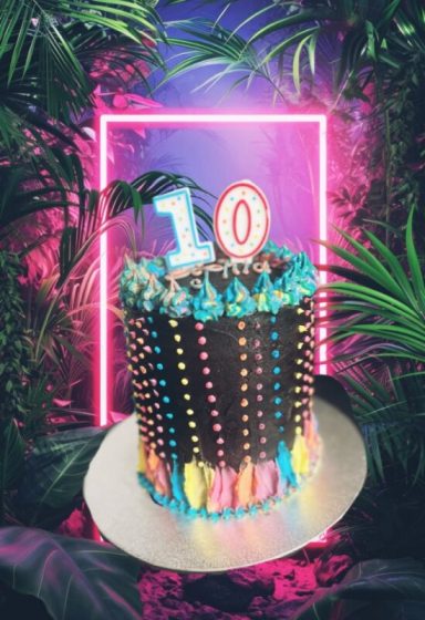 Kinderentertainment. Birthday cake